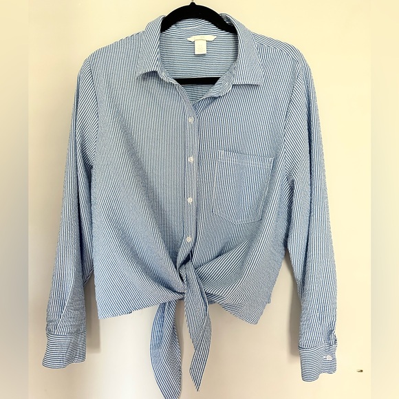 Tie-front Blouse - Picture 4 of 5